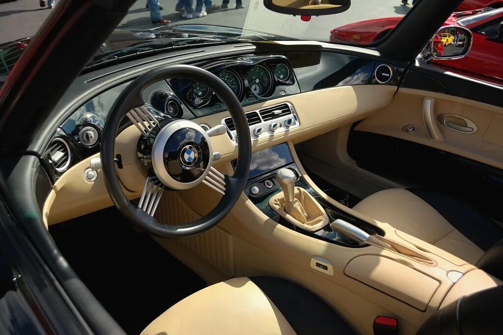 Новое в 8.2. BMW z8 салон. BMW z8 Alpina салон. Z8 Interior. BMW z8 интерьер.