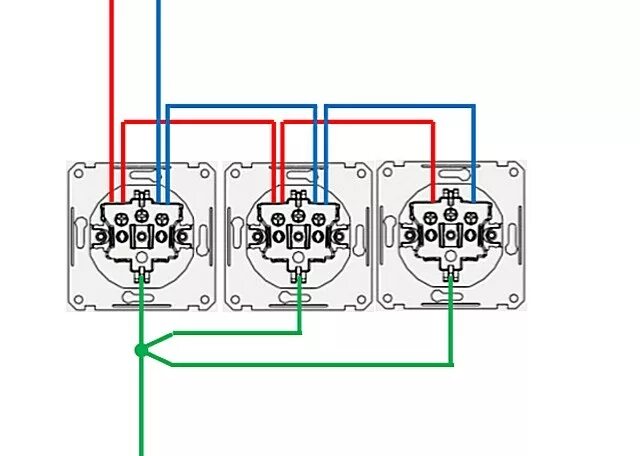 Последовательное соединение розеток. Схема подключения двойной розетки с заземлением накладной. Как подключить 2 розетки схема проводов. Схема подключения двойной розетки наружной. Схема подключения 2 розеток с заземлением.