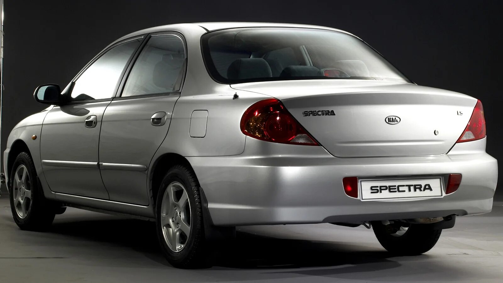 Стучит киа спектра. Kia Spectra 1 поколение. Kia Spectra 2002. Kia Spectra II 2004 2008 седан. Kia Spectra 2007.