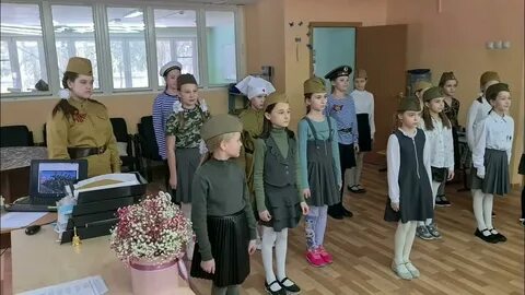 11 летняя девочка поздравила с 23 февраля