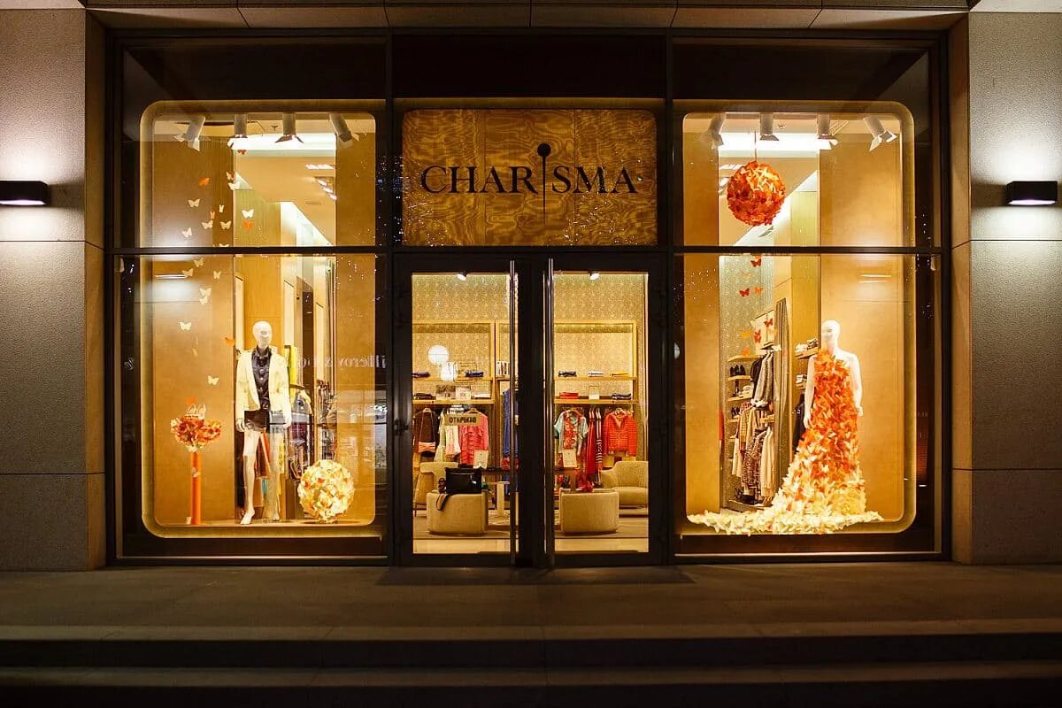 Витрина магазина фото цена Window Display 店 の ウ ィ ン ド ウ デ ィ ス プ レ イ, シ ョ ッ プ デ ザ イ ン, シ ョ ウ ウ イ