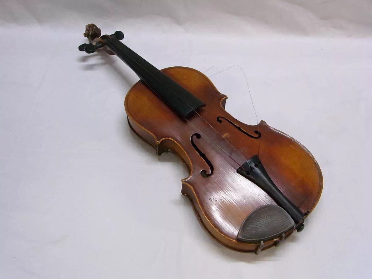 Antonius Stradivarius Cremonensis Faciebat anno. Скрипка Antonius Stradivarius Cremonensis. Faciebat anno 1713 Antonius Stradivarius Cremonensis. Antonius Stradivarius Cremonensis Faciebat anno 1713 виолончель.