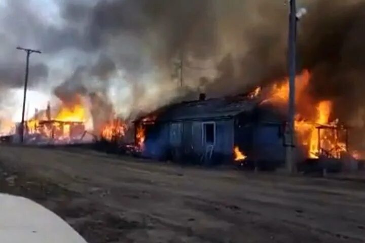 Поселок Дальний Нижнеилимского района. Пожар в поселке Дальний Нижнеилимский район. Поселок Дальний Нижнеилимского района Иркутской области. Пожар в пос. Белореченский Иркутская область. Дальний сгорел