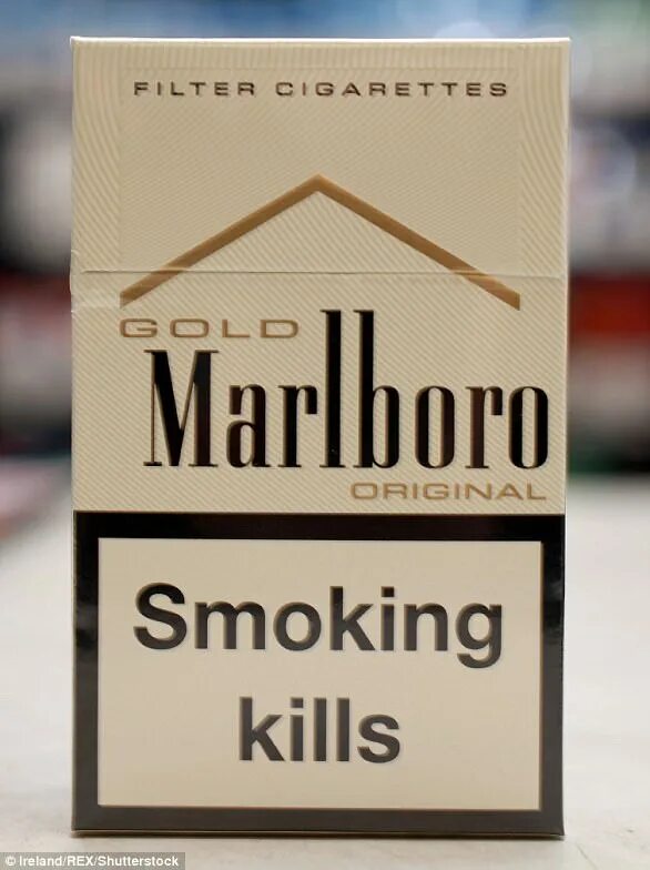 Marlboro foreign heat. Marlboro 2022. Мальборо smoking Kills. Мальборо бронз. Сигареты Мальборо смокинг Киллс.