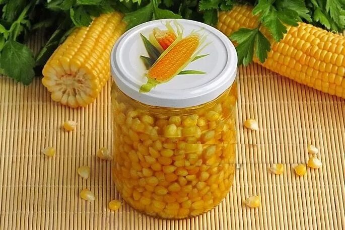 Как консервировать кукурузу на зиму. Консервированная кукуруза сахарная в початках. сахарная консервированная кукуруза на зиму. кукуруза початки консервированные. кукуруза домашние заготовки.