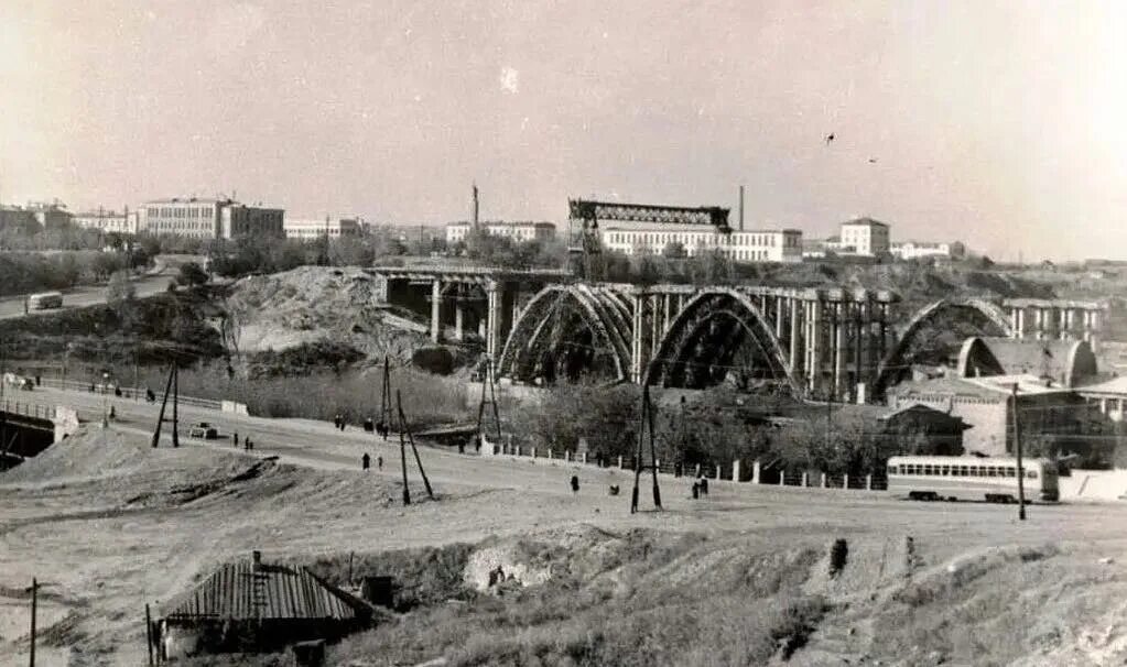 Река царицына. Астраханский мост в Волгограде. Старый Астраханский мост Волгоград. Астраханский мост Царицын. Царицын Сталинград Волгоград.