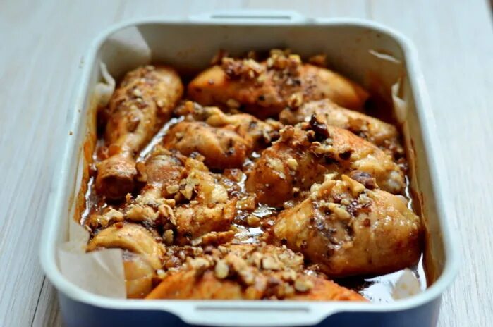 Курица с орехами как называется. Курица с орехами. курица с орехами в духовке. куриный орешек.