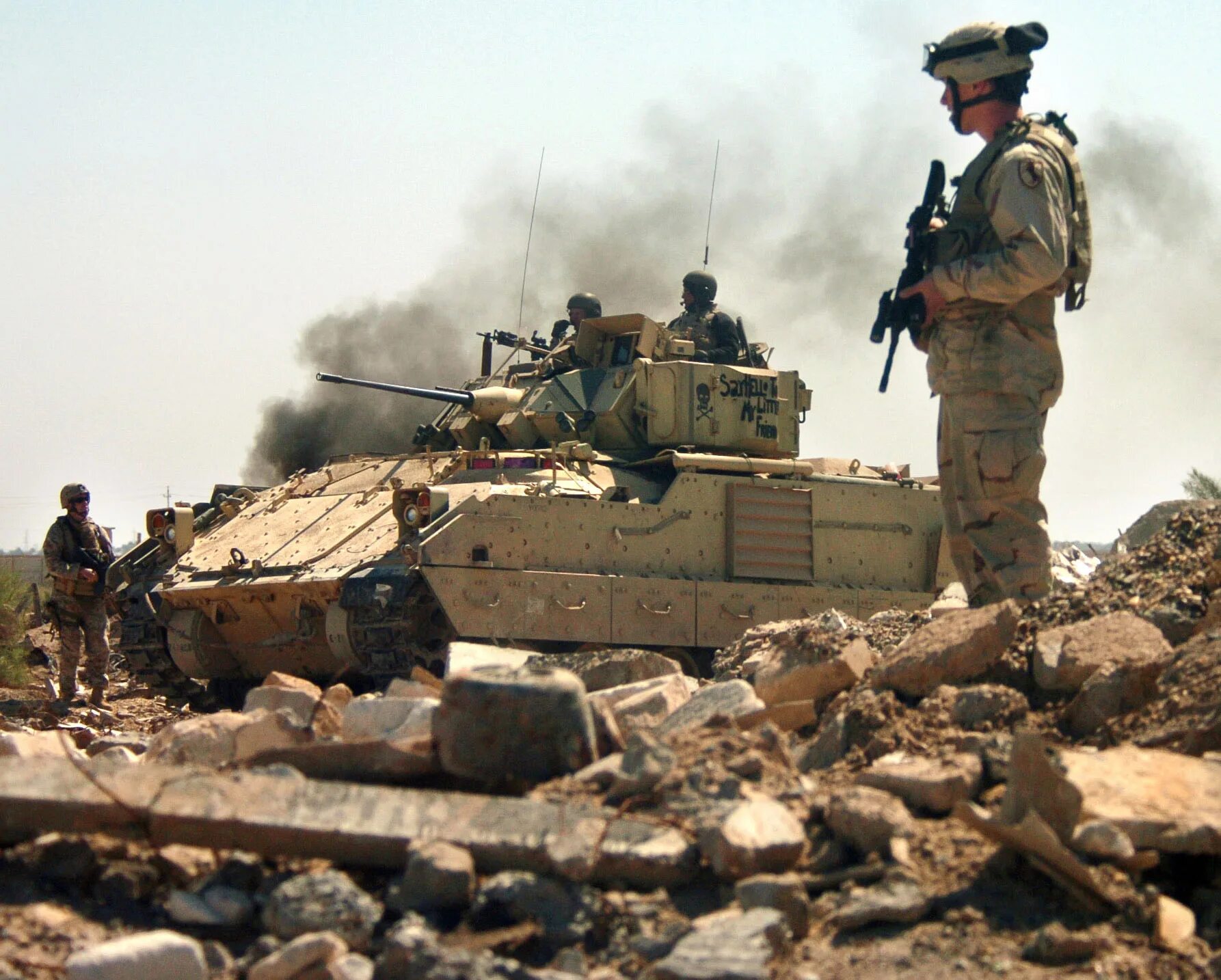 Американские войска в Ираке 2003. Бредли в Ираке 2003. Военная операция США В Ираке 2003. Военная операция против ирака