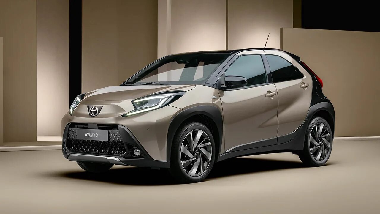 Рейтинг лучших кроссоверов 2023. Toyota Aygo x 2022. Toyota Aygo Cross. Тойота Айго кросс 2022. Toyota Cross 2023.