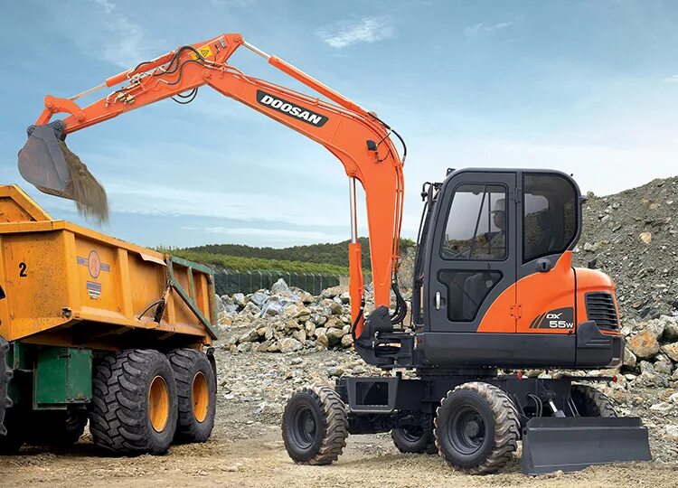 Doosan dx55w. Дусан 55 экскаватор. Экскаваторы Doosan 55w. Мини-экскаватор Doosan dx55.