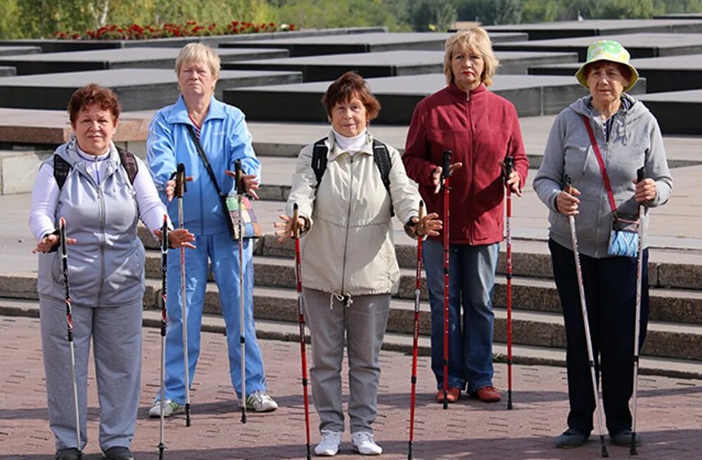 Вакансии в клину для женщин пенсионеров. Досуг для пенсионеров в тихвине. Профессии пенсионеры. Продавщица пенсионерка. Магазин техники для пенсионеров в москве.