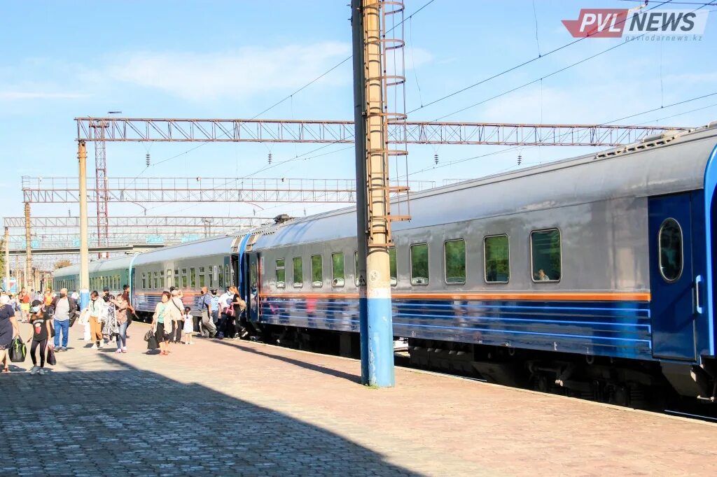 Поезд тараз. Поезд Кызылорда Павлодар. Павлодар Казахстан вокзал. 032х поезд пассажирский Алматы Павлодар Тальго. Павлодар Алматы поезд.