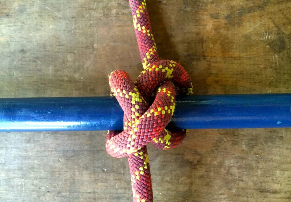 Ветер км/ч перевести в м/с. Таблица скорости в узлах. Развяжи верёвку. Морской узел скорость. Таблица футы в метры.