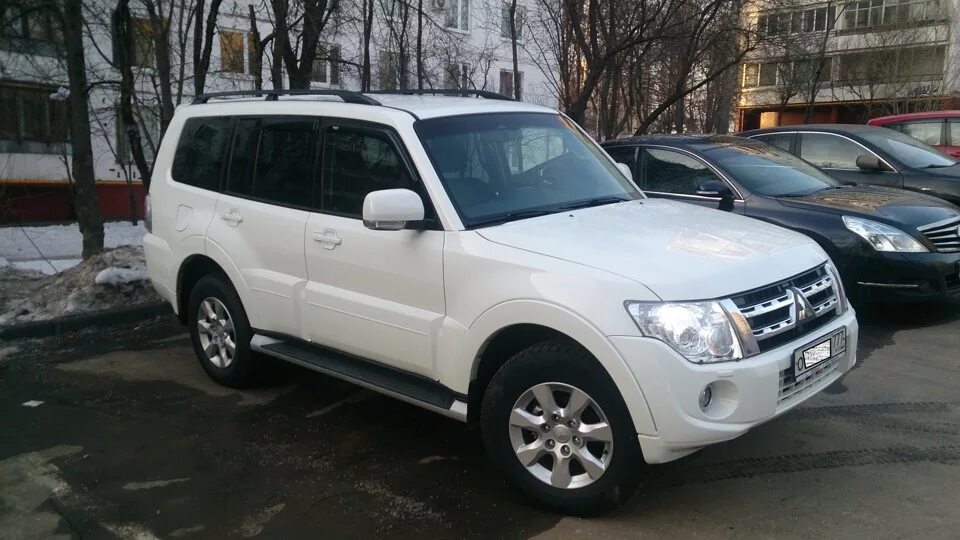 Мицубиси паджеро расход топливо. Mitsubishi Pajero 4. Mitsubishi Pajero 2008 белый. Mitsubishi Pajero IV Рестайлинг 2. Mitsubishi Pajero IV 2015.