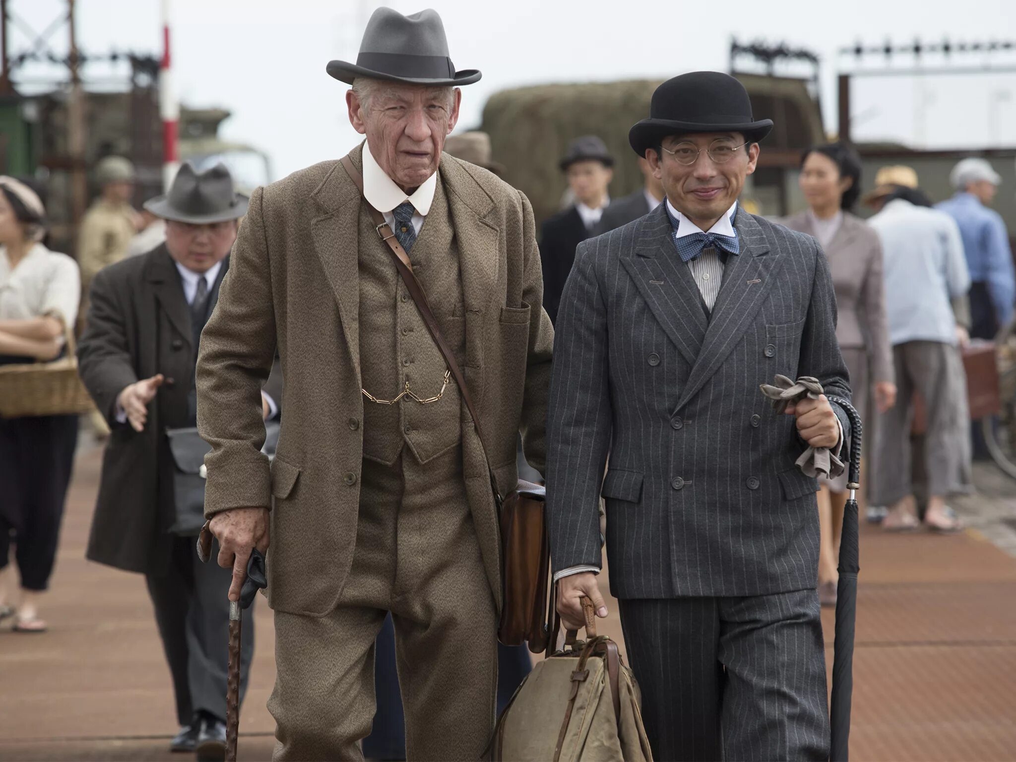 Иэн маккеллен мистер холмс. Мистер холмс (2015, холмса играет иэн маккеллен). Иэн маккеллен мистер холмс. Мистер холмс (2015, холмса играет иэн маккеллен). Mr sherlock holmes.