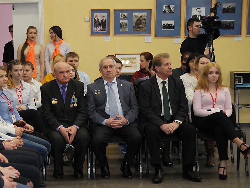 Подгурский мегионнефтегаз. Директор девятой школы города мегиона. Хащенко мегион. Школа1 мегион потопольская. Мегионский форум.