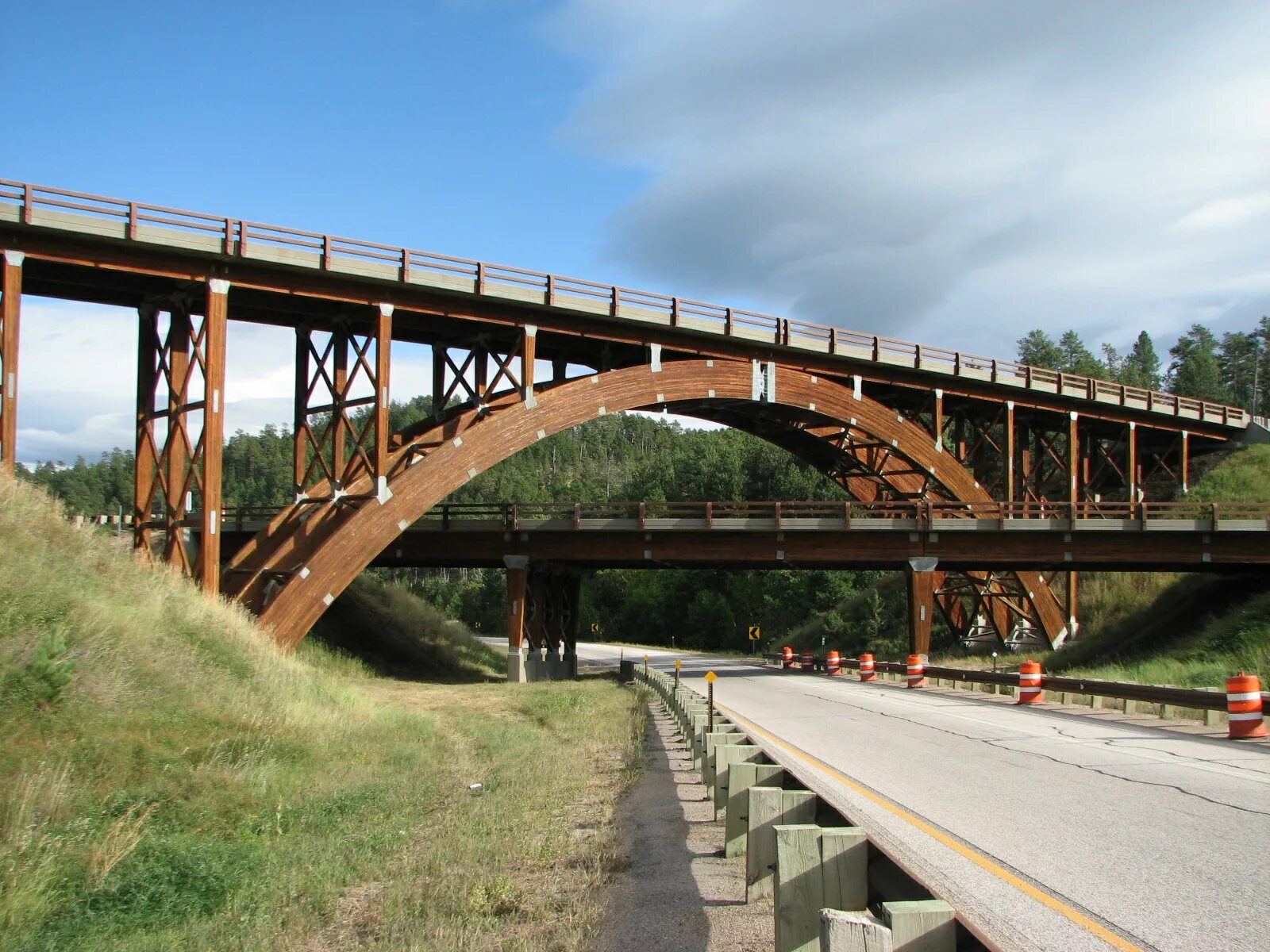 Мосты Кистоун-Уай в Южной Дакоте, США. Марм мост. Деревянный автомобильный мост. Деревянные автодорожные мосты.