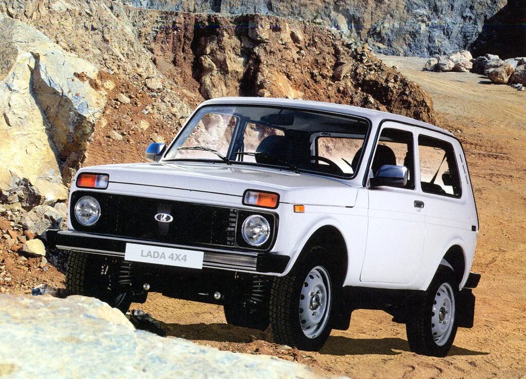 Ваз 2121 желтая. Ваз 2121 нива 1977. Ваз 2121 нива 1977 года. Ваз2121 нива 1977 ссср. Высокая нива 2121.