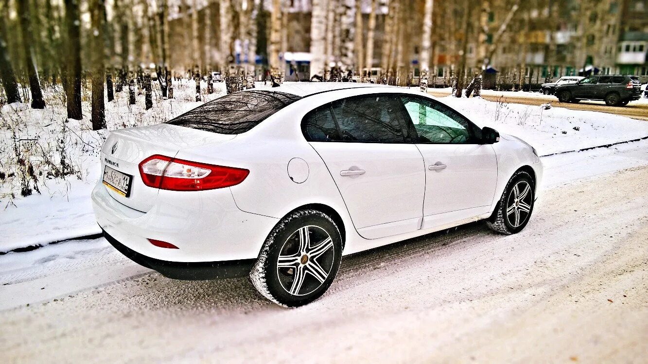 Renault Fluence r17. Рено Флюенс белая на 17 дисках. Рено Флюенс на 17 дисках. Рено Флюенс на 18 дисках. Renault fluence на дисках