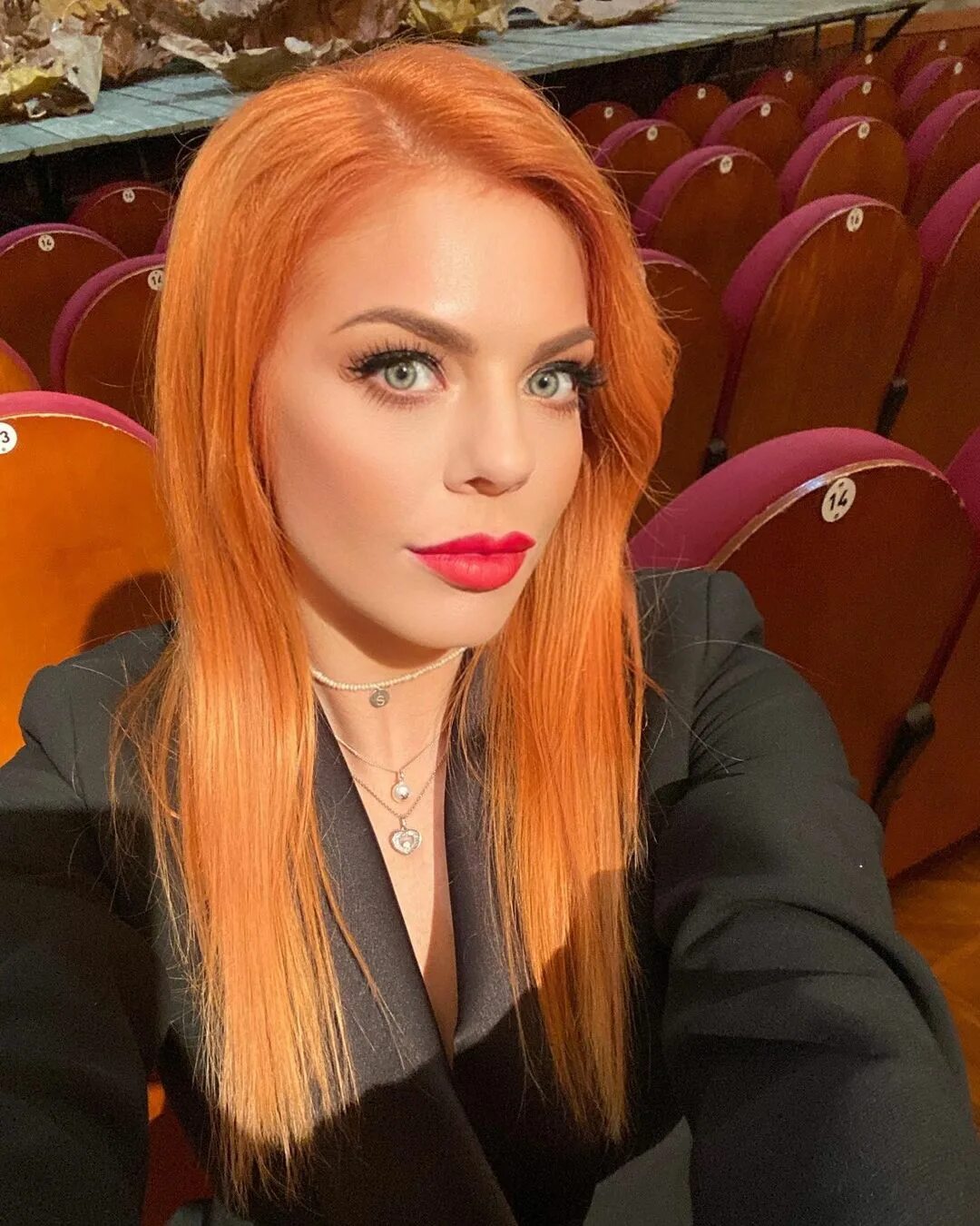 французская певица милен фармер. ирина забияка. настя стоцкая. стоцкая. рыжая певица.