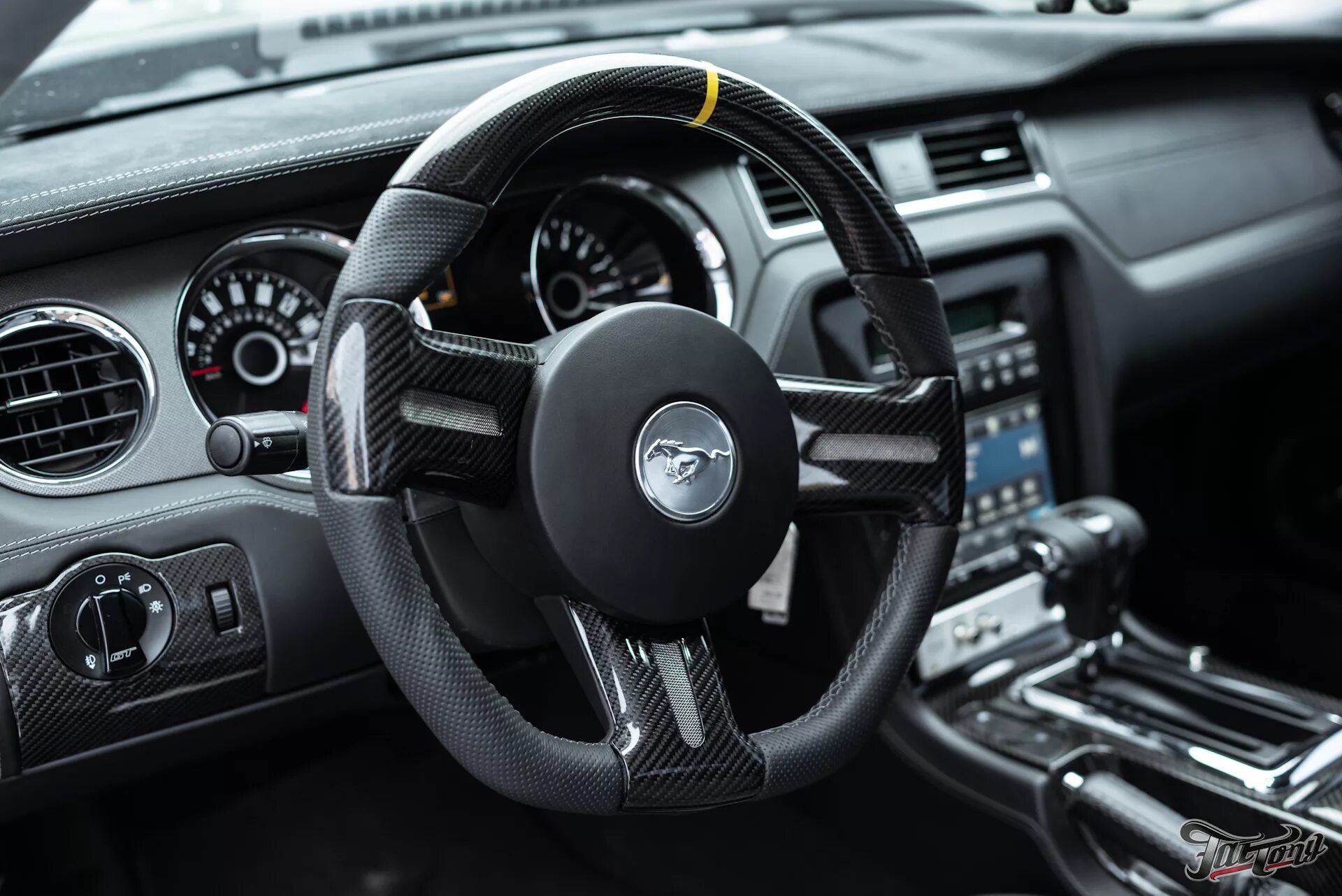 Руль от ford mustang. Руль форд мустанг 2017. Руль форд мустанг. Перешив руля. Руль мустанг 66.
