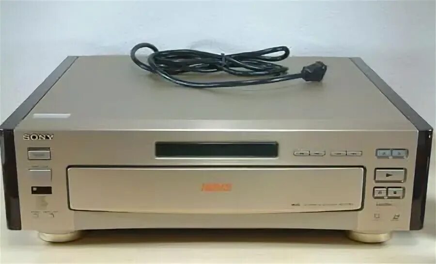 Ld player 2. Sony CD CDV LD плейер mdp-555. Philips LD проигрыватель. Японские проигрыватели лазерных дисков. Sony hil-c2ex.