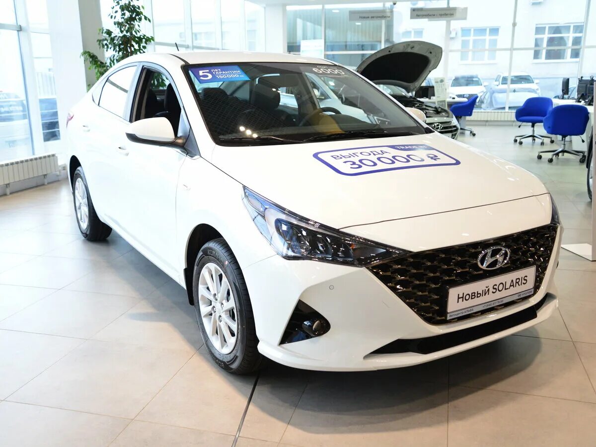 Купить солярис у официального дилера в москве. Hyundai Солярис 2021. Хендай Солярис 2022 белый. Hyundai Solaris 2020. Хёндай Солярис 2021 комплектации.