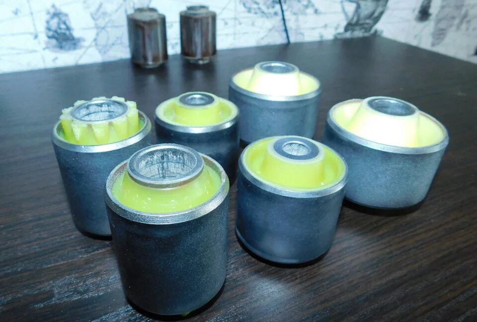 Передний сайлентблоки kia spectra. Сайлентблок рычага kia spectra. Сайлентблок рычага kia spectra. Kia ceed 2008 сайлентблоки передних рычагов. Артикул задних сайлентблоков передних рычагов киа спектра.