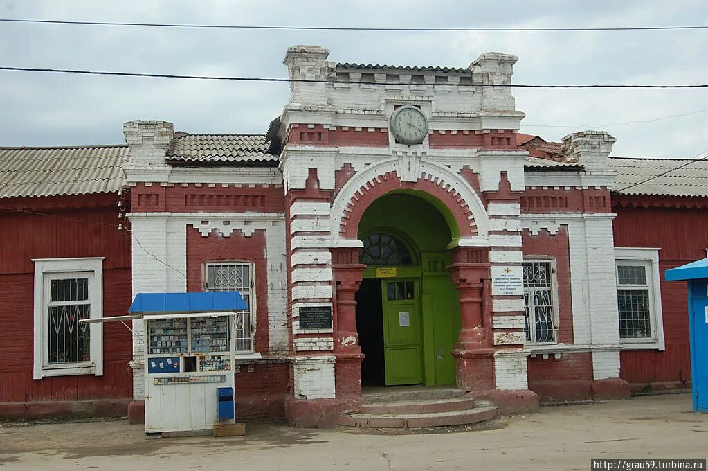 Какая время энгельс. Железнодорожная станция Покровск Энгельс. Вокзал Энгельс Саратовской области. Железнодорожный вокзал Энгельс Покровск. Энгельс город Саратовская область ЖД вокзал.