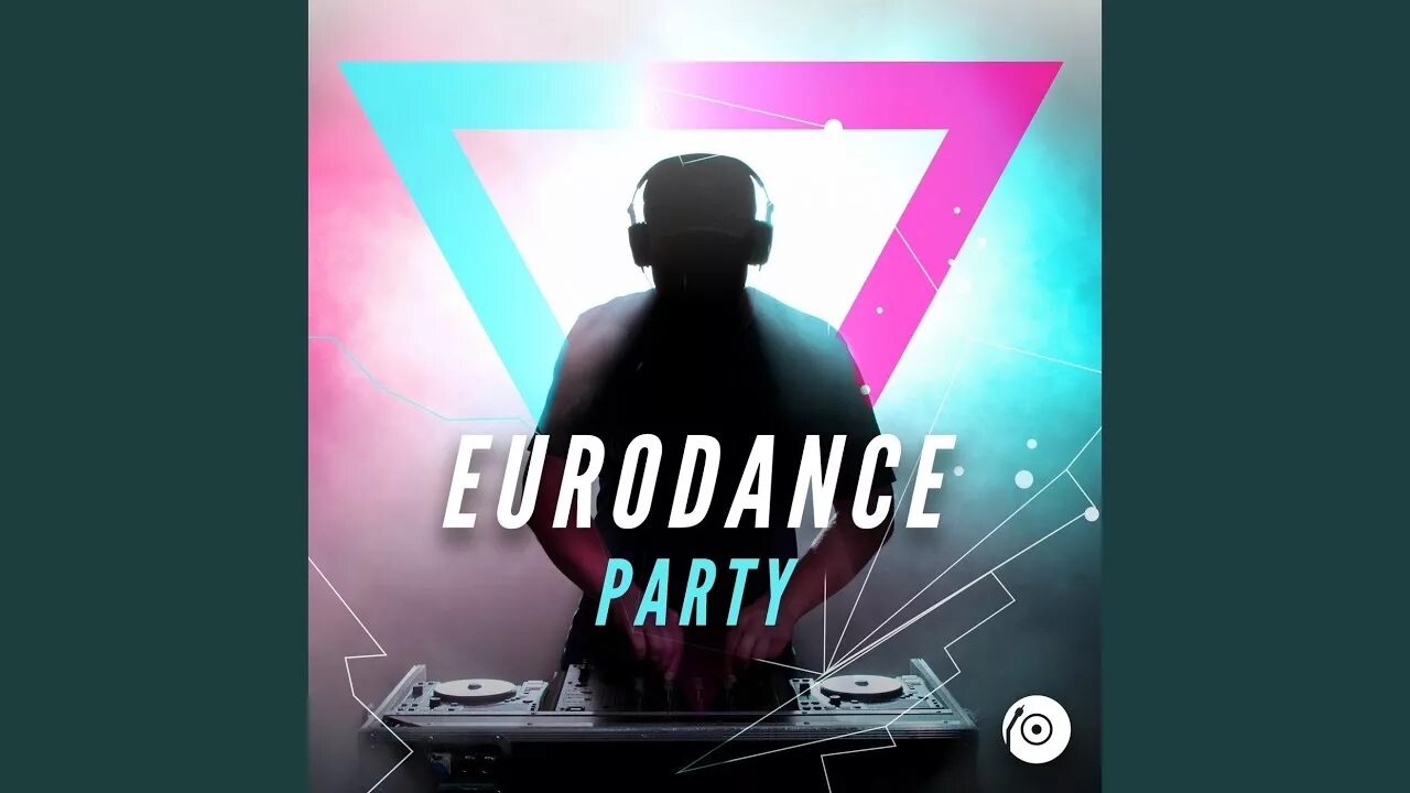 Dj aux eurodance. Девушка с магнитофоном. Dj aux eurodance. Eurodance девушки. Пение в наушниках.