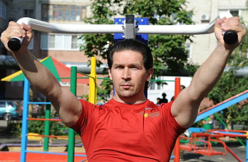 Фитнес тренер ставрополь. Тренер по спортивной гимнастике. Спортзал ставрополь. Тренера атлетик джим тверь. Анлимитед фитнес ставрополь.