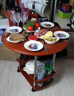 Стол слуга