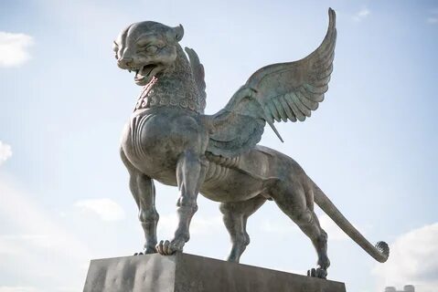 Какое животное воспето в скульптуре центра минска