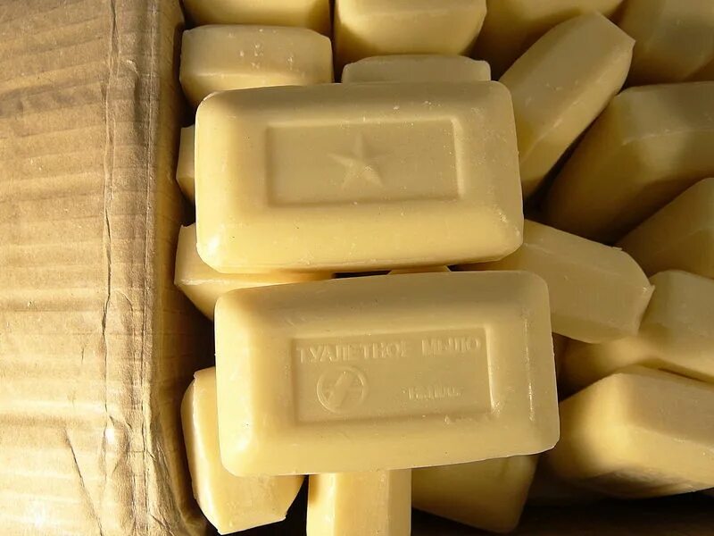 Смывающие и обезвреживающие средства по профессиям. На работе выдают мыло. Норматив выдачи моющих средств. Мыло цветное. Выдача смывающих и (или) обезвреживающих средств.