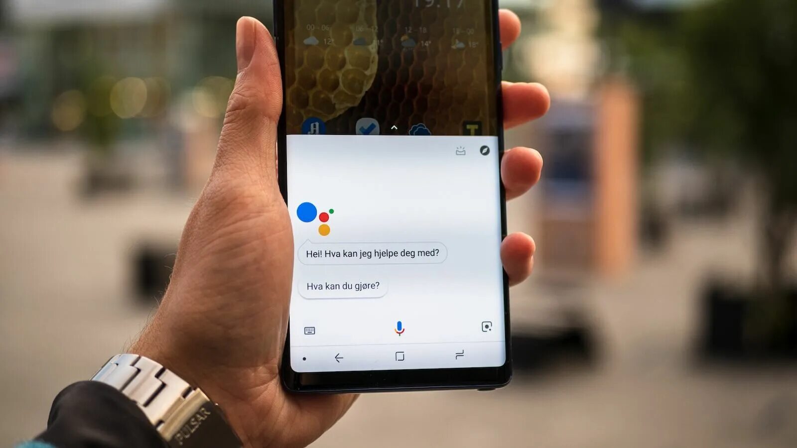 Гугл ассистент на редми. Google ассистент. голосовой помощник гугл. samsung google ассистент. фото голосового помощника гугл.