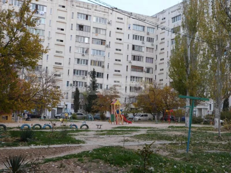 Проспект октябрьской революции 52 севастополь. Октябрьской революции 40 севастополь. Пор 33 фото севастополь. Севастополь улица октябрьской революции двор 26. Севастополь пор 40.