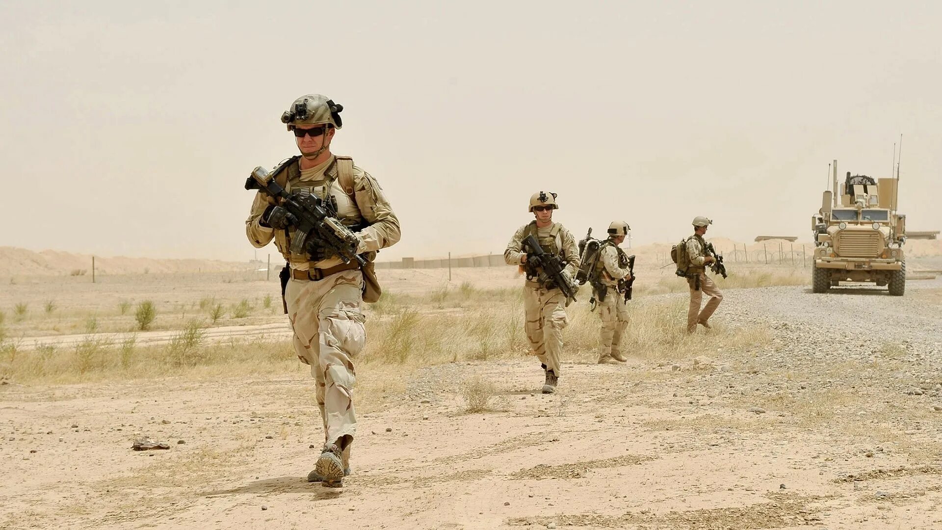 Нападение на ирак. Солдаты армии США В Ираке.