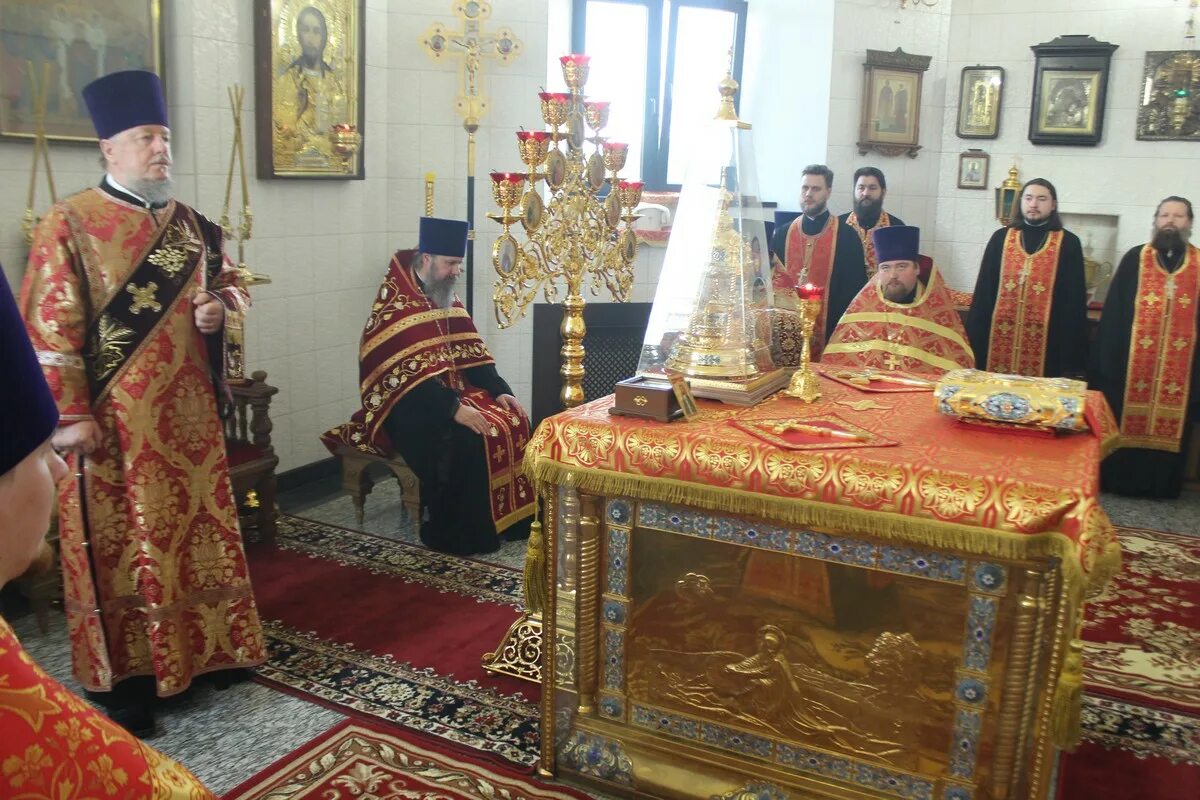 Храм усекновения главы иоанна предтечи в братеево духовенство. Расписание служб в храме усекновения в братеево. Расписание служб в храме усекновения в братеево. Духовенство храма иоанна предтечи в братеево москва. Крестный ход в братеево.