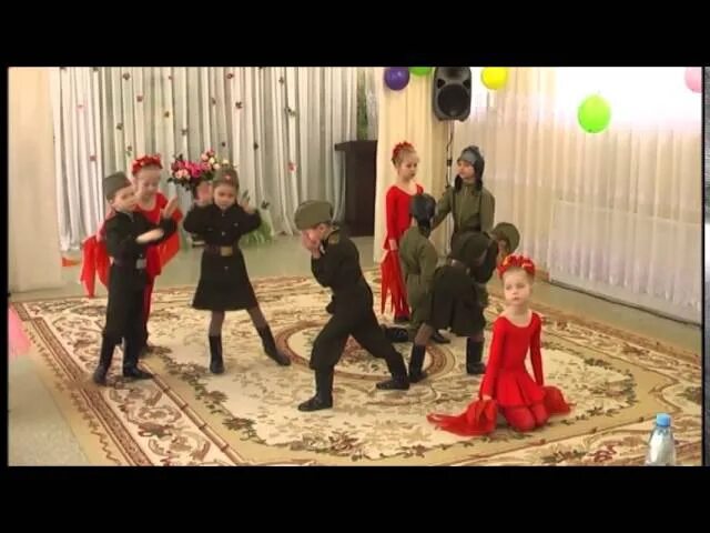 Танец в саду а закаты алые. А закаты алые танец в детском саду. танец закаты алые в детском саду видео. танец для детей за четыре дня до войны. за 4 дня до войны танец.