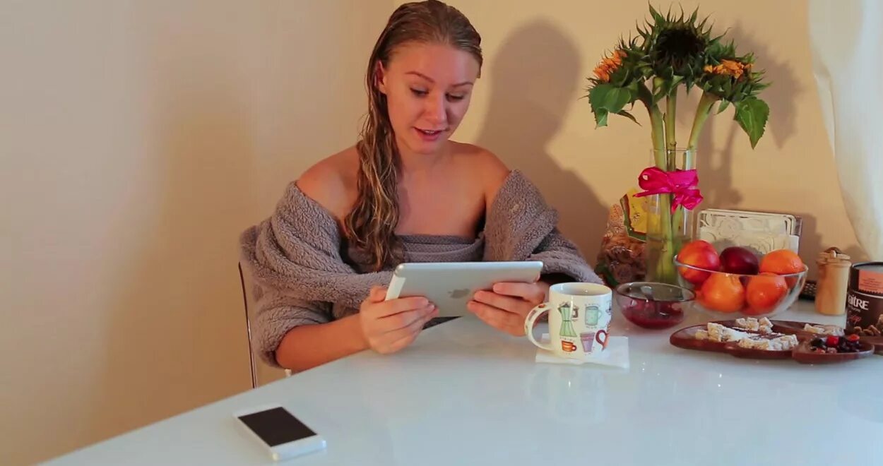 Ella певица песни. Ella video. Ella silver 2019. Ella hollywood 2020. Ella silver onlyfans.