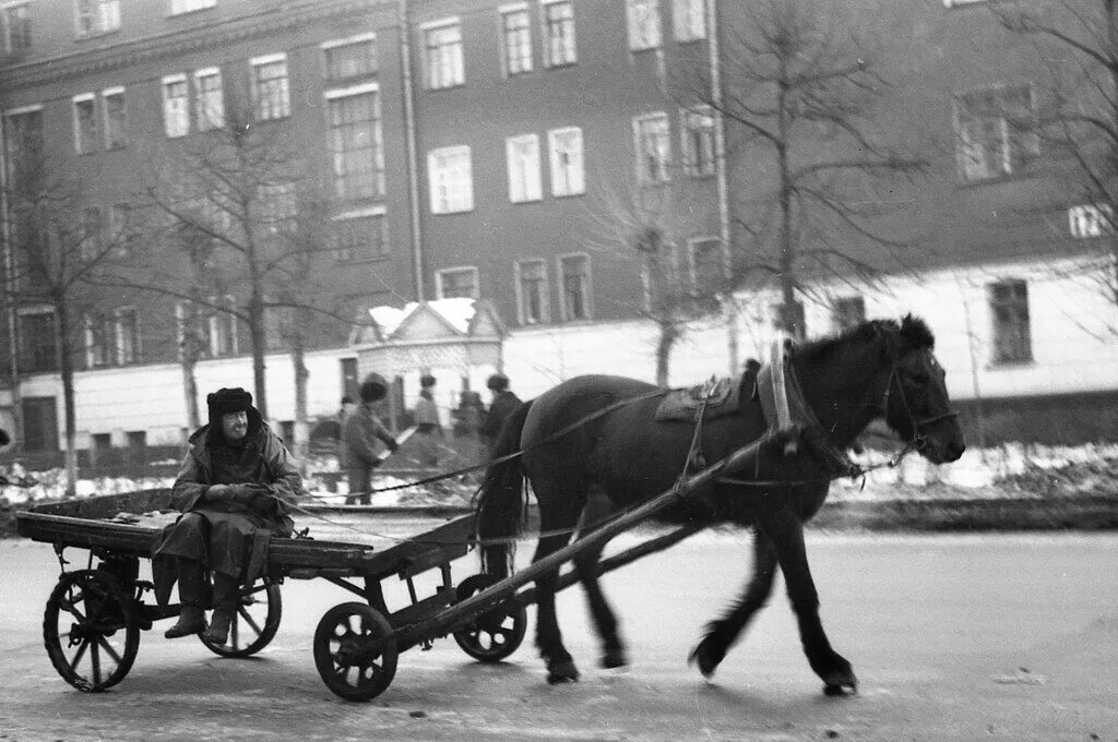 электрический самовар 1982 года. школа 70х тула. тула 1990 год. тваиу тульское высшее артиллерийское инженерное училище. старая тула заречье ул комсомольская.