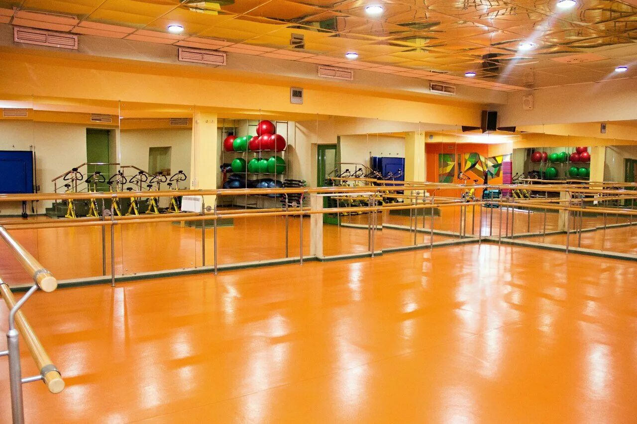 шторм фитнес клуб омск комарова. кутузовская голден дэнс. голд и дэнс на кутузовском. спортзал 200 кв м. Topstar аренда зала.