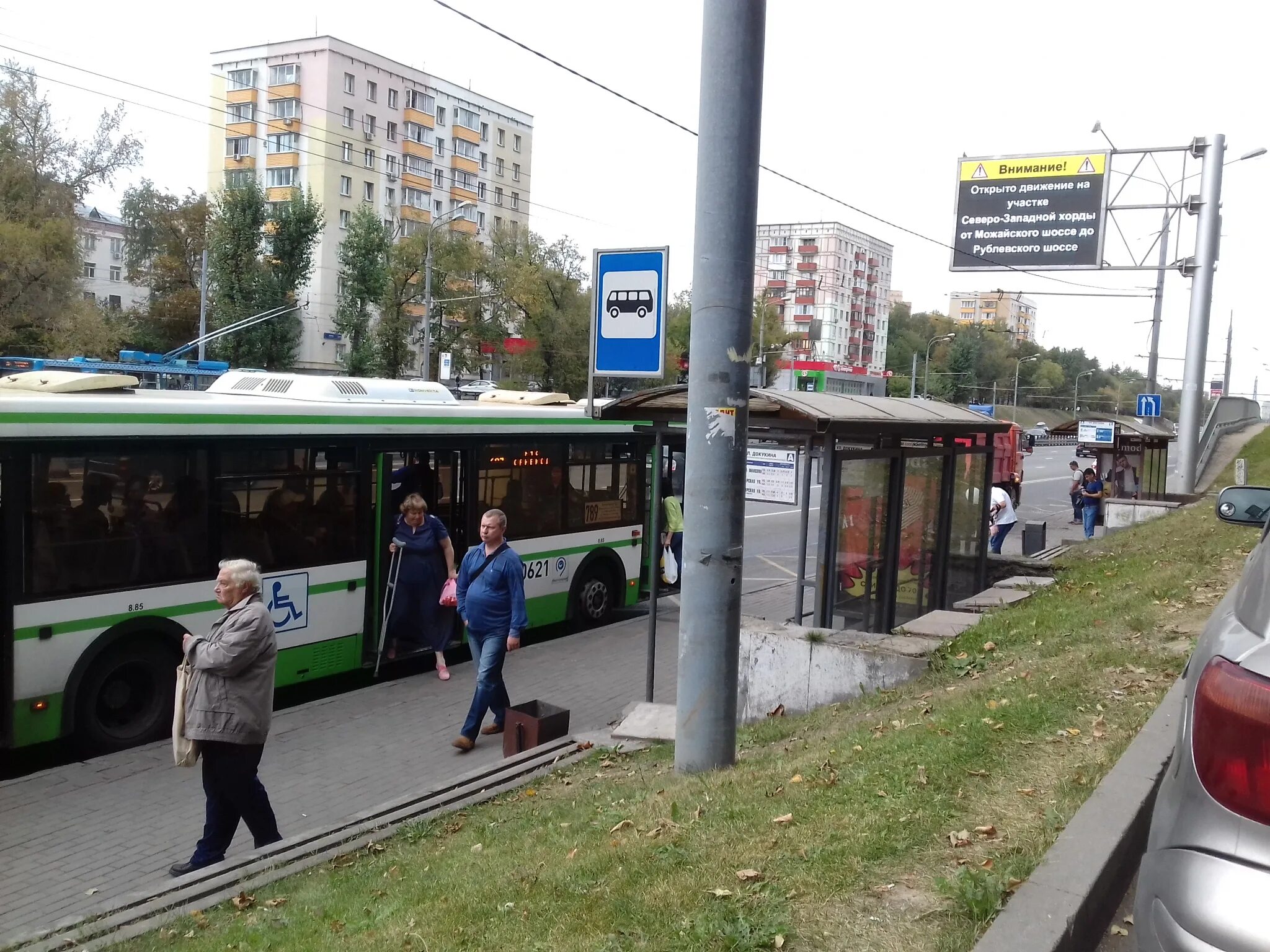 ВДНХ остановка улица Докукина. Автобусная остановка платформа Лианозово. Автобус 136 Лианозово ВДНХ. Автобусная остановка ВДНХ.