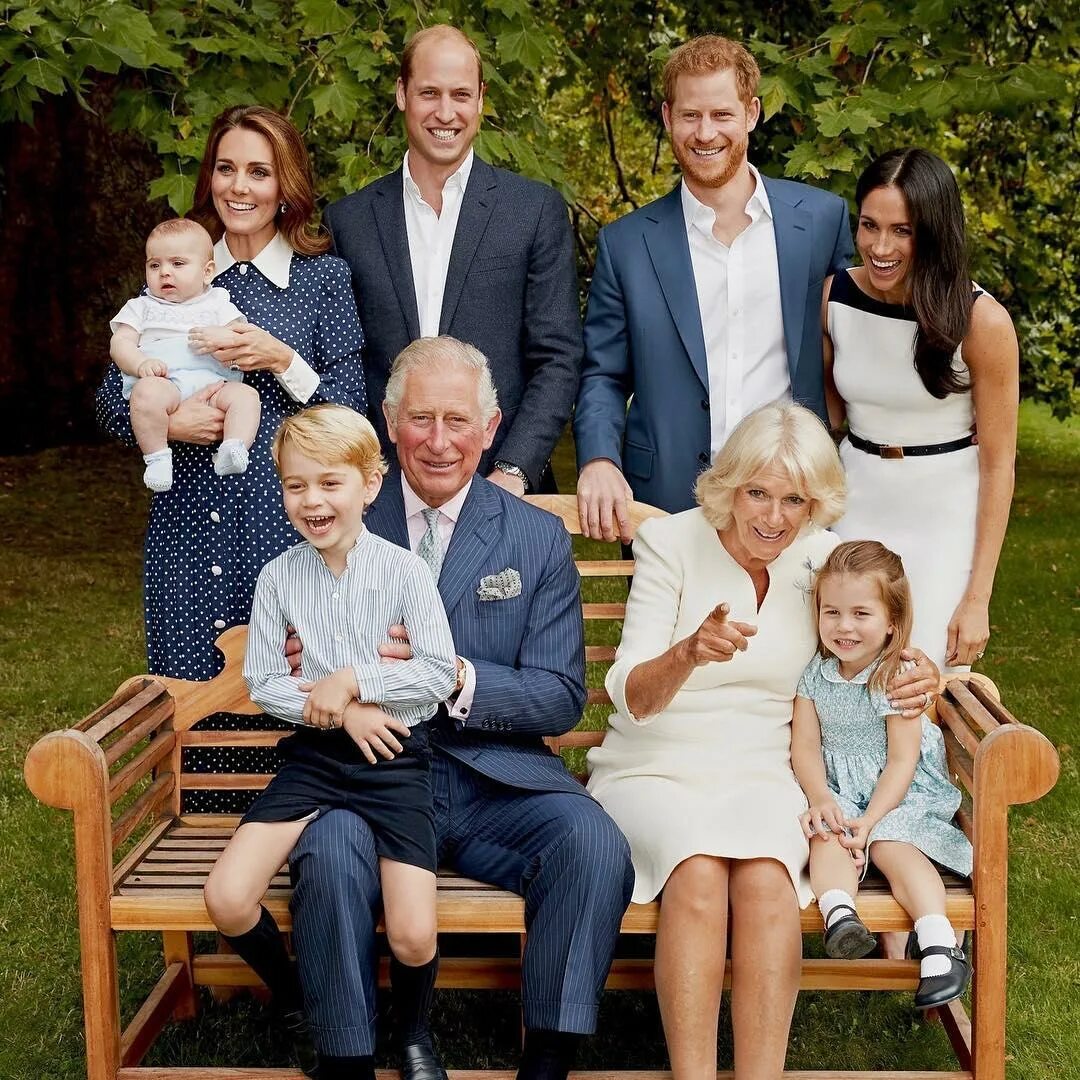 Какие есть известные семьи. Королевская семья Великобритании. The Royal Family "Королевская семья".. Семья Виндзоров. Королевская семья Британии семья.