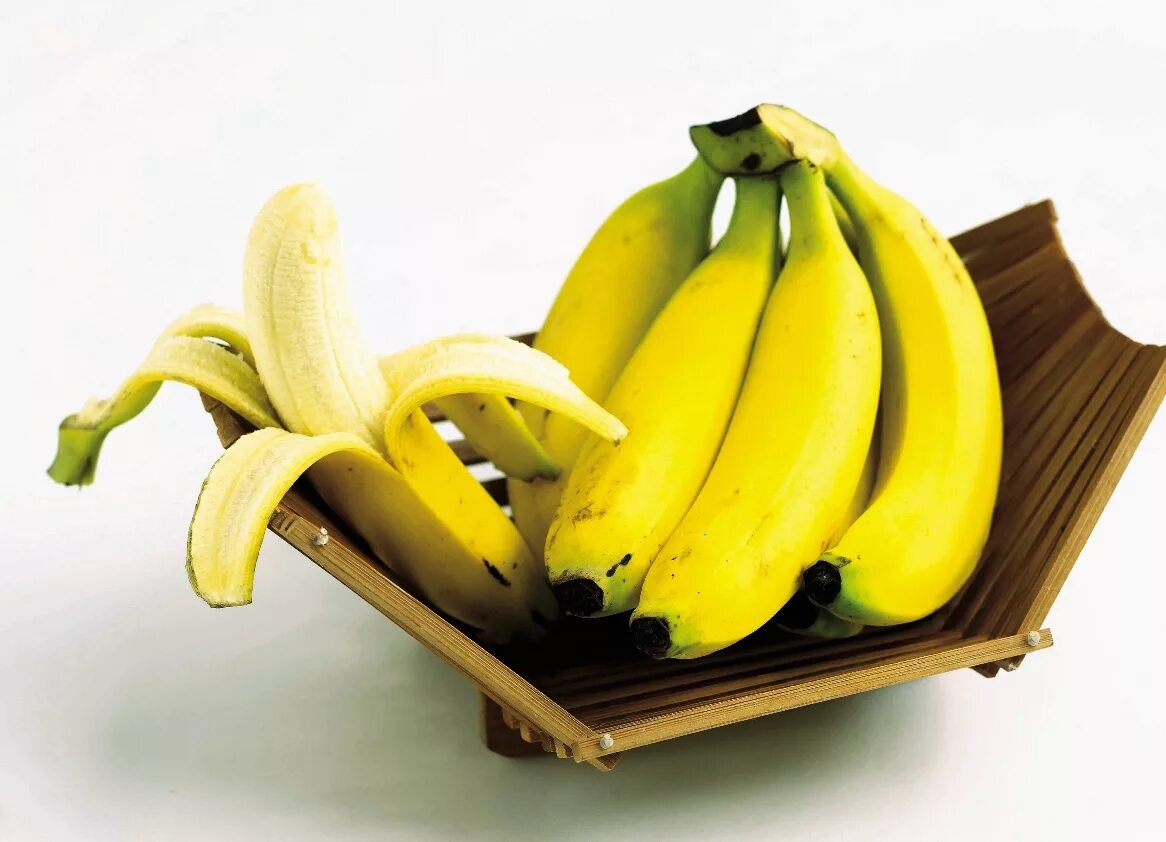 Можно есть кожуру банана. Родина банана. Кожура банана. Кожура от банана. Азиатские бананы.