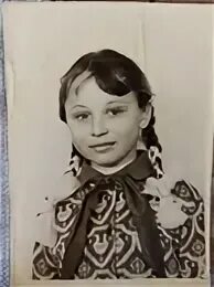 Пионер 3. Молодая пионерка. Славя косплей. Молодая пионерка. День пионерии приколы.