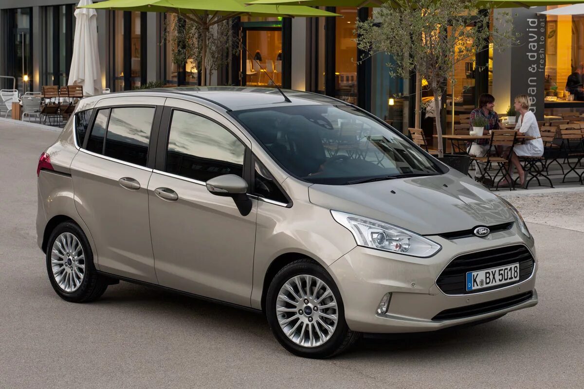 Машины до 100 л. Форд б 245 ка. Ford b max 2016. Форд б у москва. Ford b max 2018.