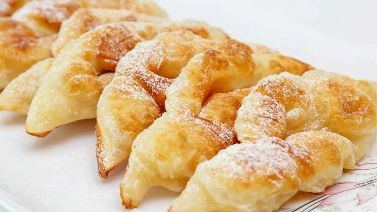 Вергуны хворост. Крепли на кефире пышные с фото. Вергуны полтавские пышные. Вергуны по-львовски. Вергуны полтавские на кефире пышные.