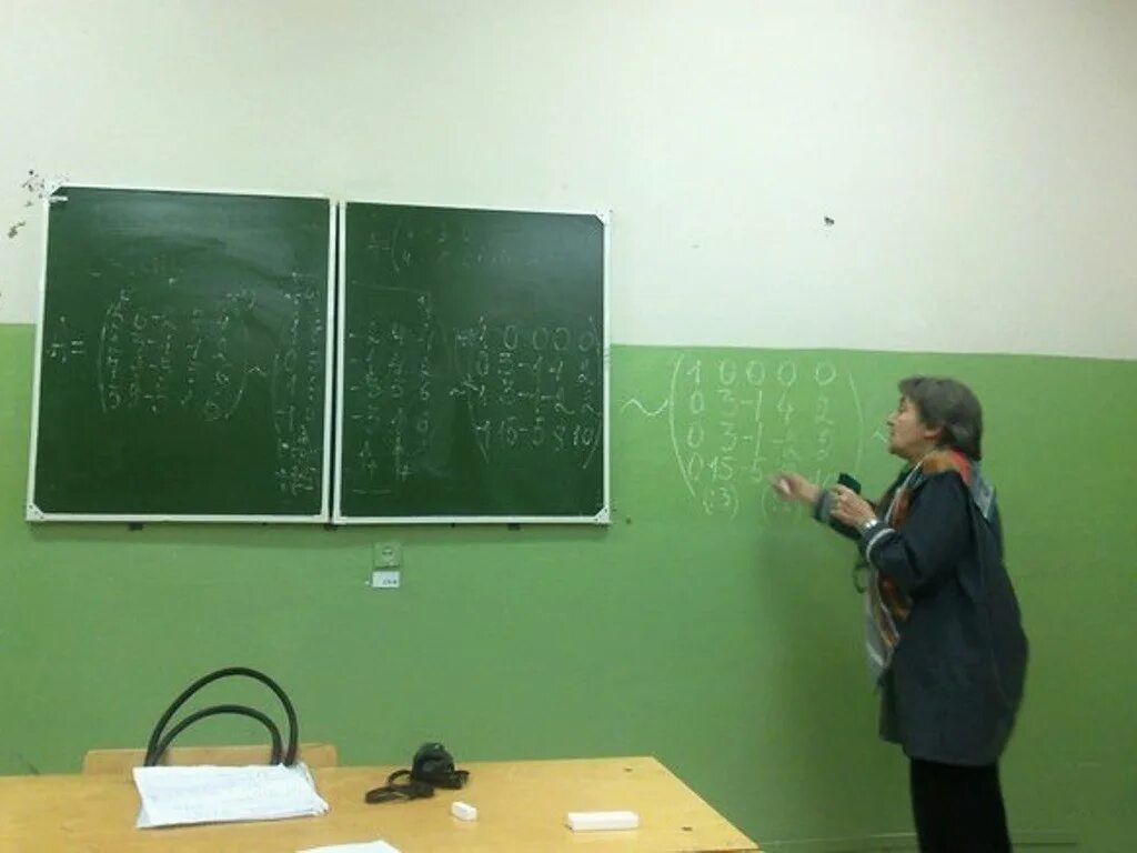 Учителя мастера своего дела. Преподаватель в вузе смешной. учитель фотографии приколы. ржачные фото учителя математики. смешные фото учителей.