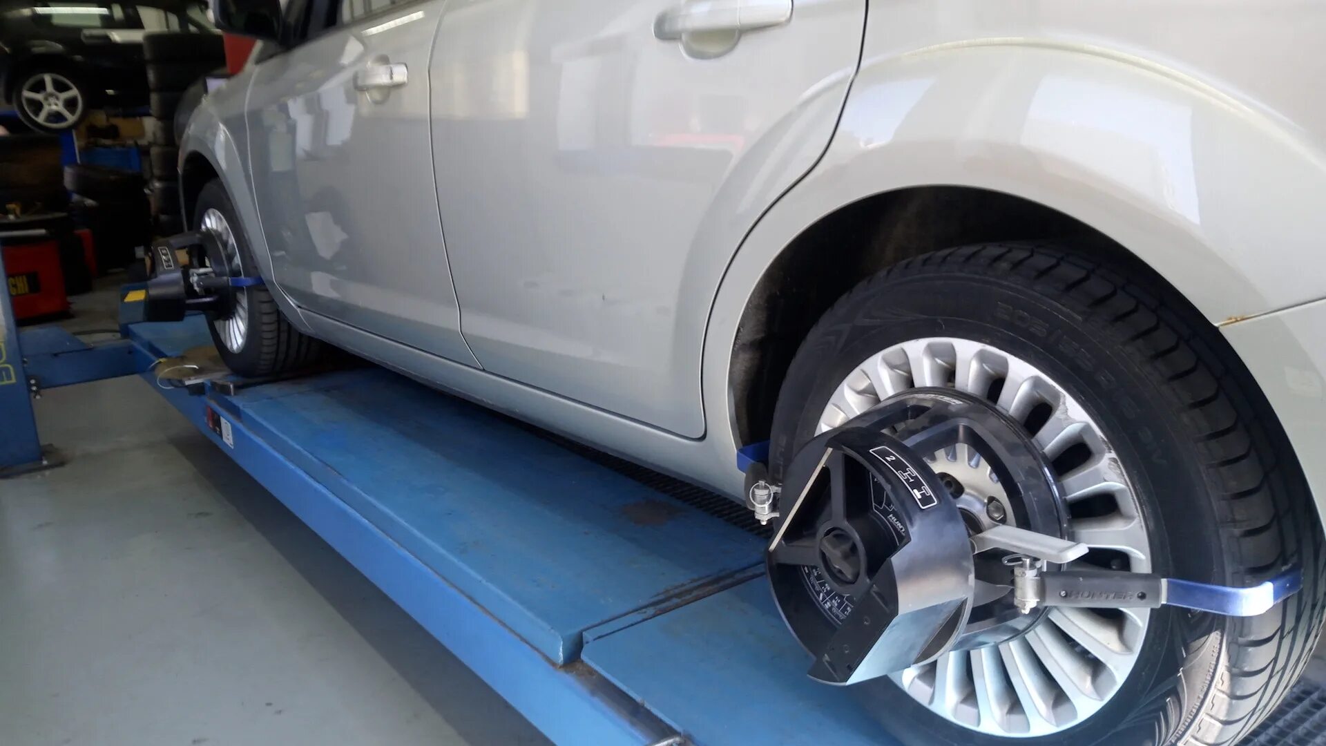 Сход развал форд. Сход развал форд. Болты регулировки развала схождения форд мондео 4 2013. Углы сход развала для форд фокус 2. Сход развал ford focus 2.